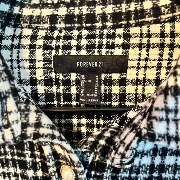 Shacket - Picture 2 of 4